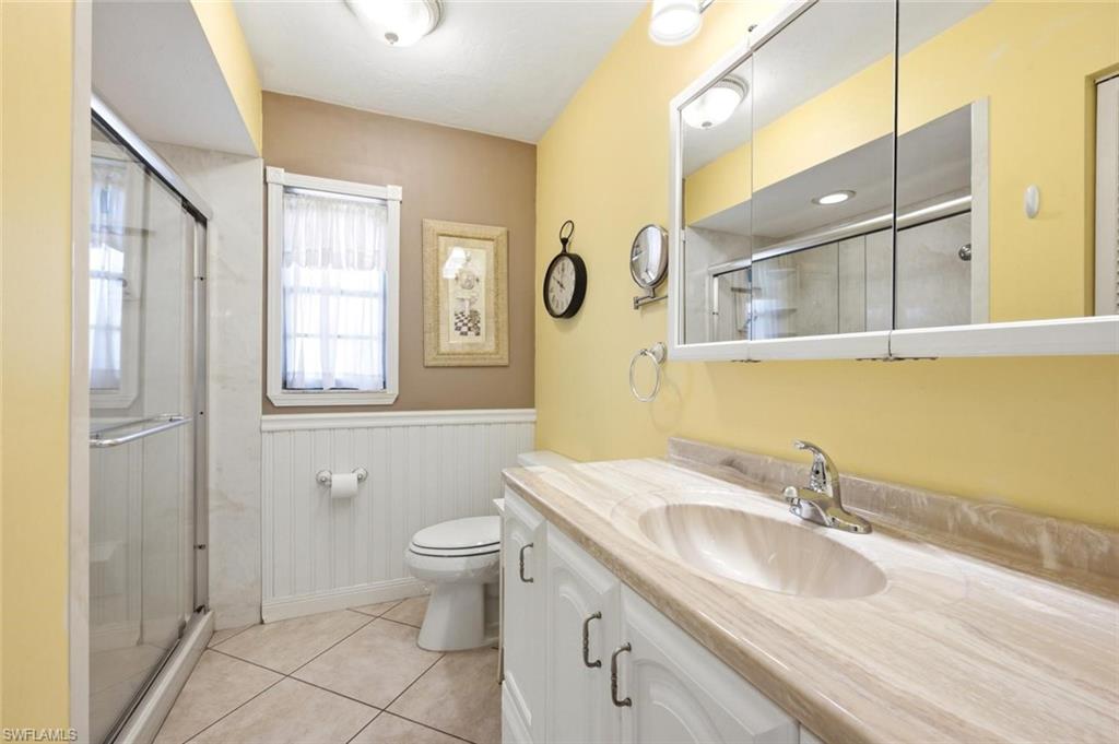 120 Fleur De Lis LN