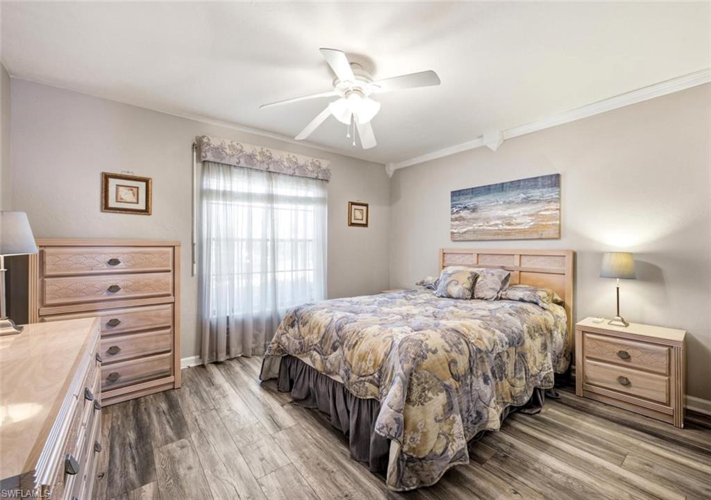 120 Fleur De Lis LN