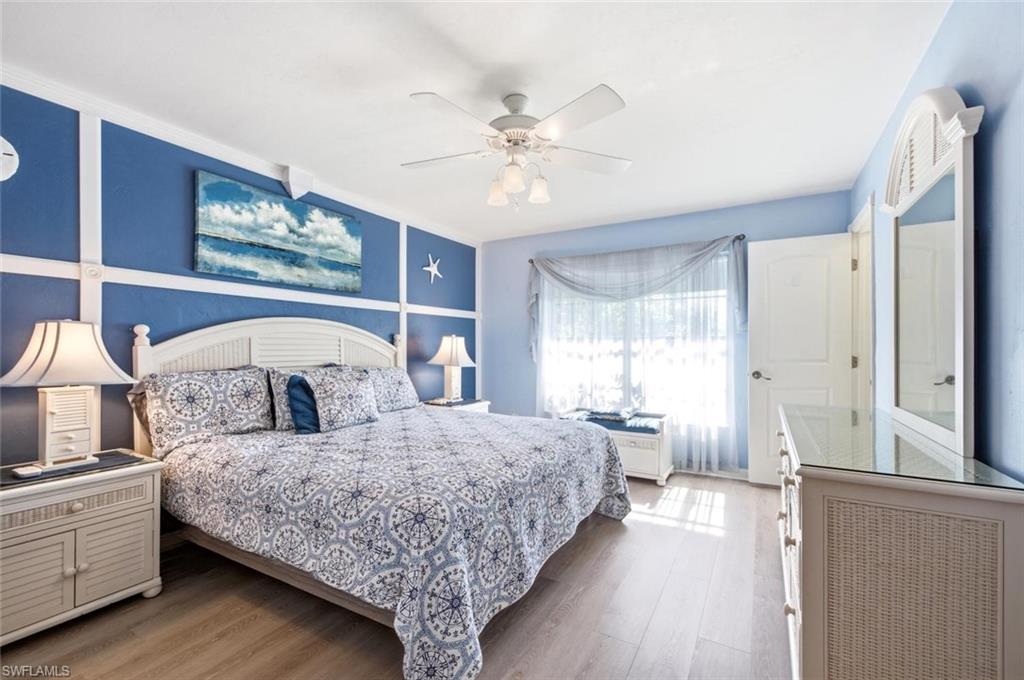 120 Fleur De Lis LN