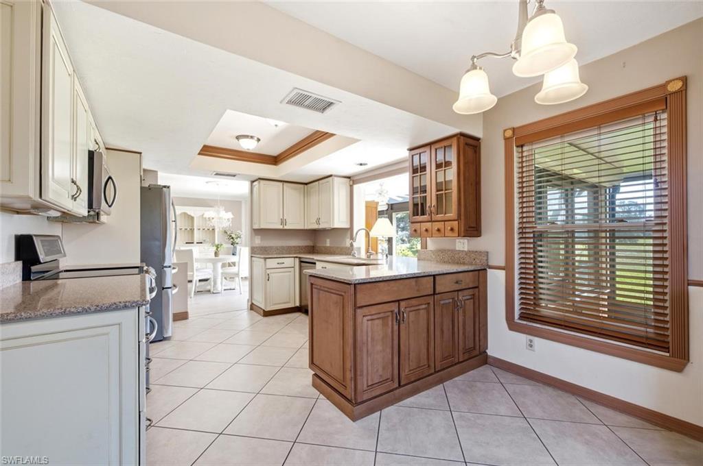 120 Fleur De Lis LN