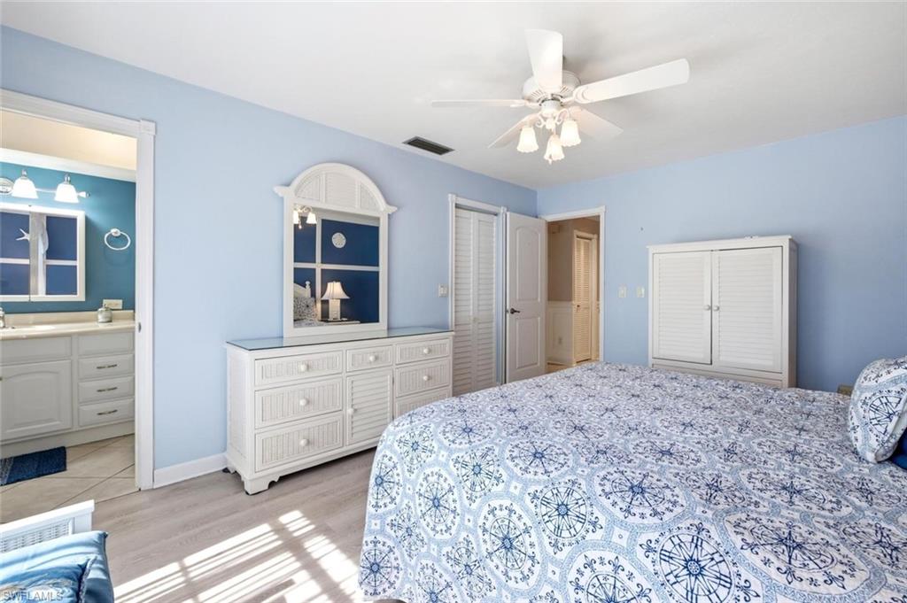 120 Fleur De Lis LN