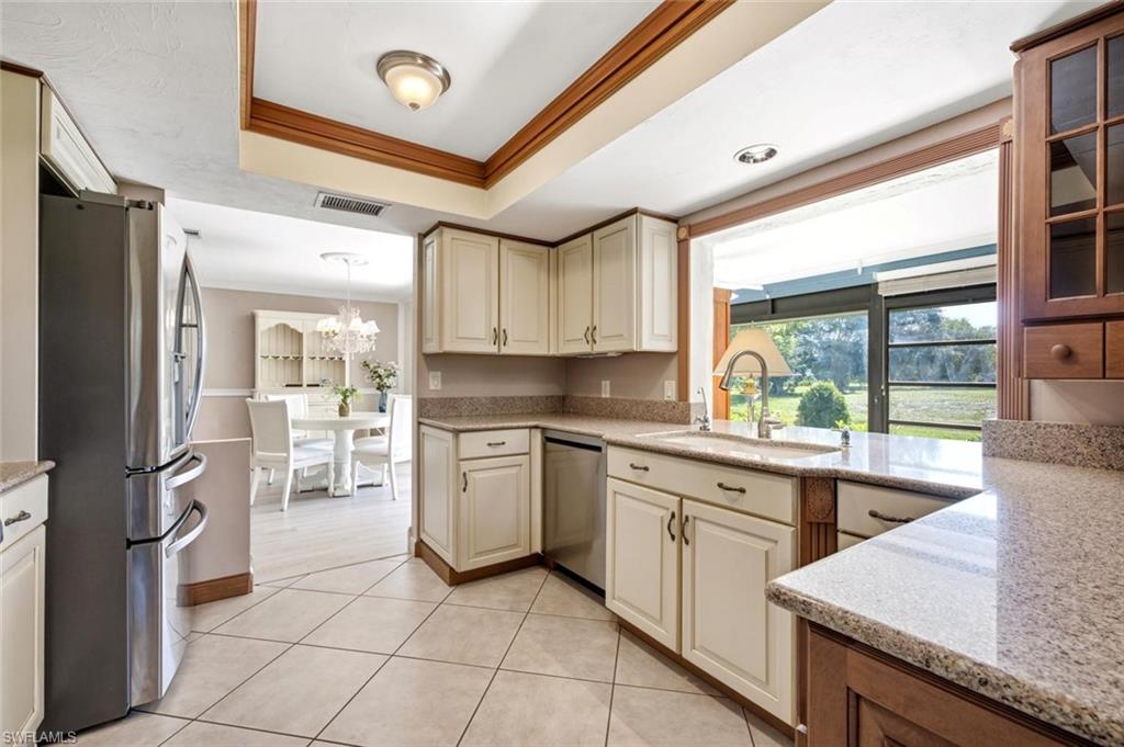 120 Fleur De Lis LN
