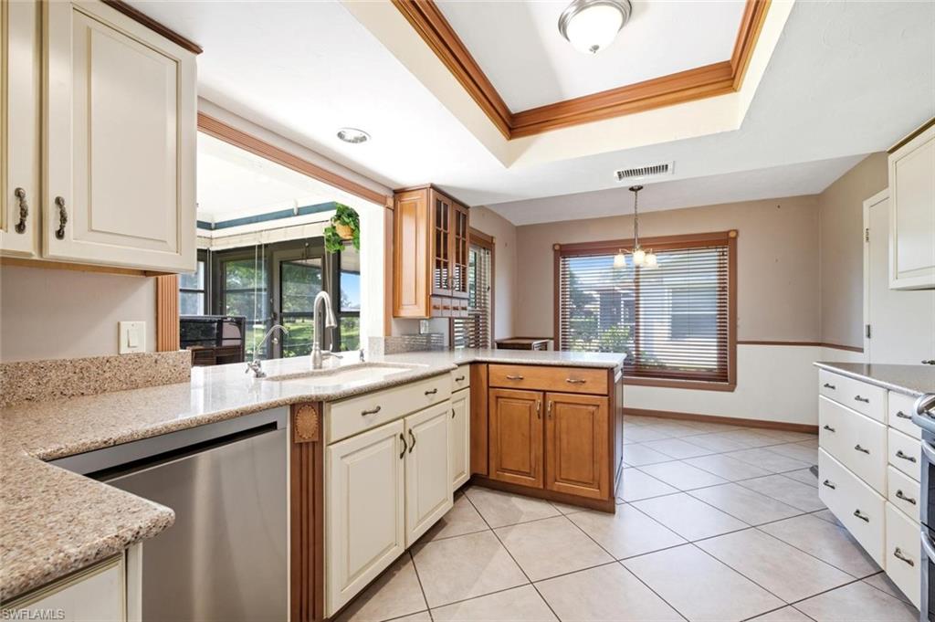 120 Fleur De Lis LN