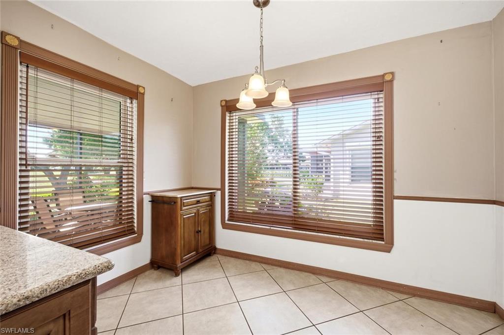 120 Fleur De Lis LN