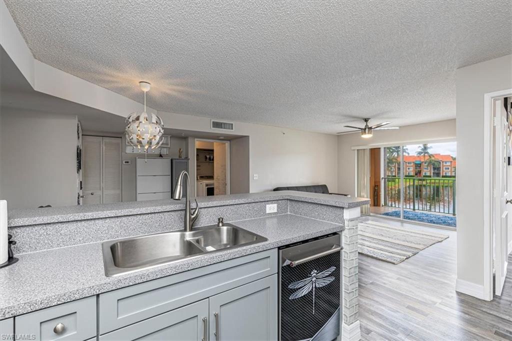 1205 Wildwood Lakes BLVD 206