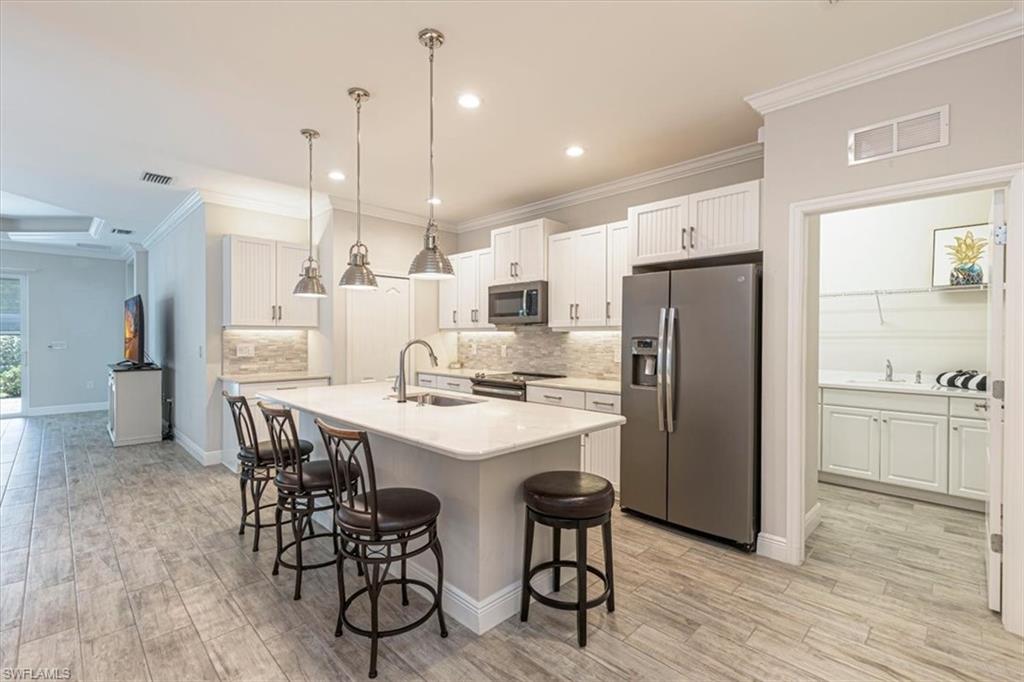 2321 Ariane DR