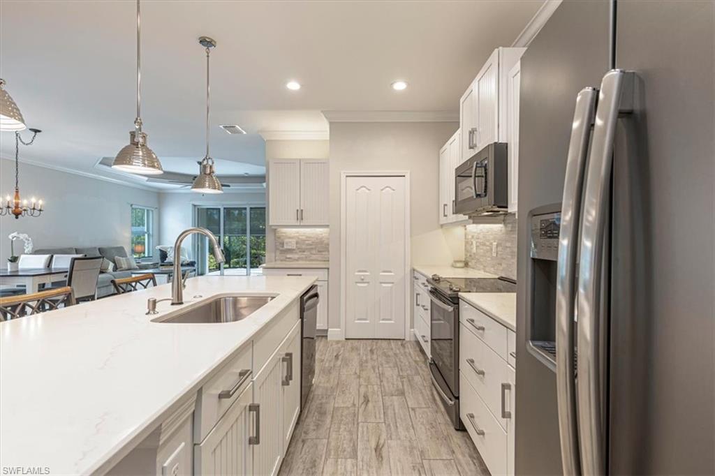 2321 Ariane DR
