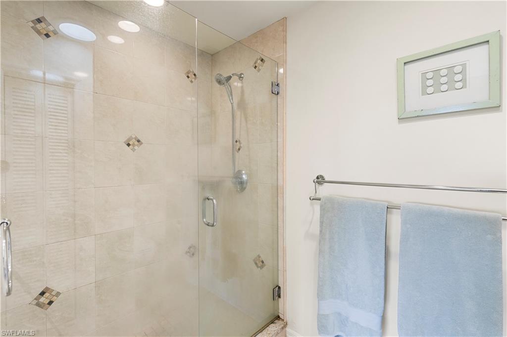 1050 6th ST S 1050