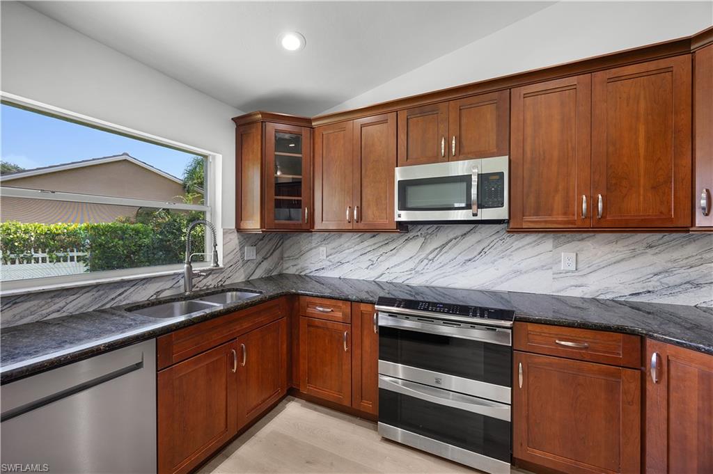 12960 Eagle Pointe CIR