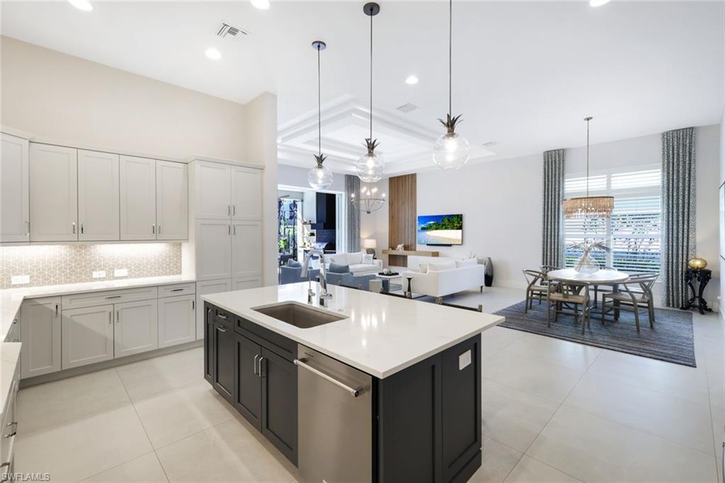 3176 Capistrano LN