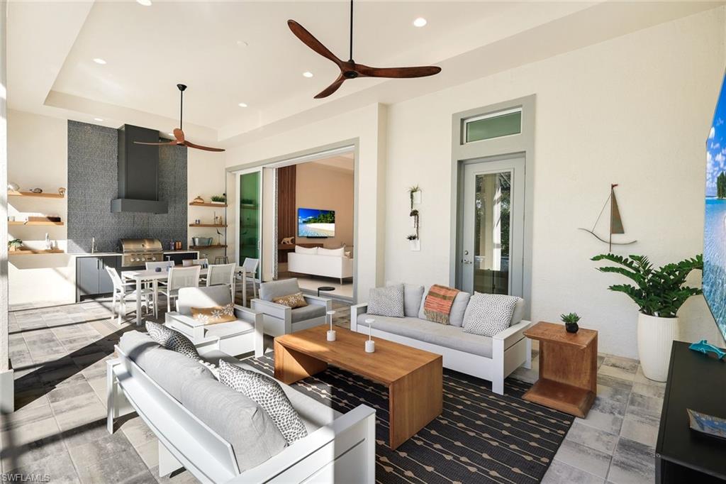 3176 Capistrano LN