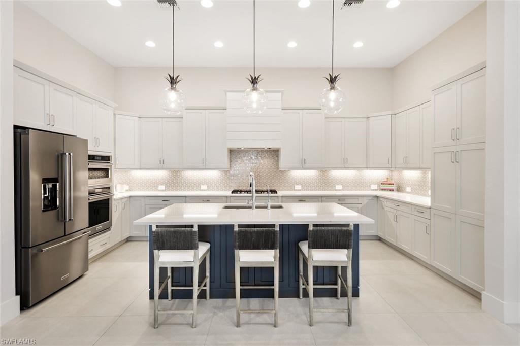 3176 Capistrano LN
