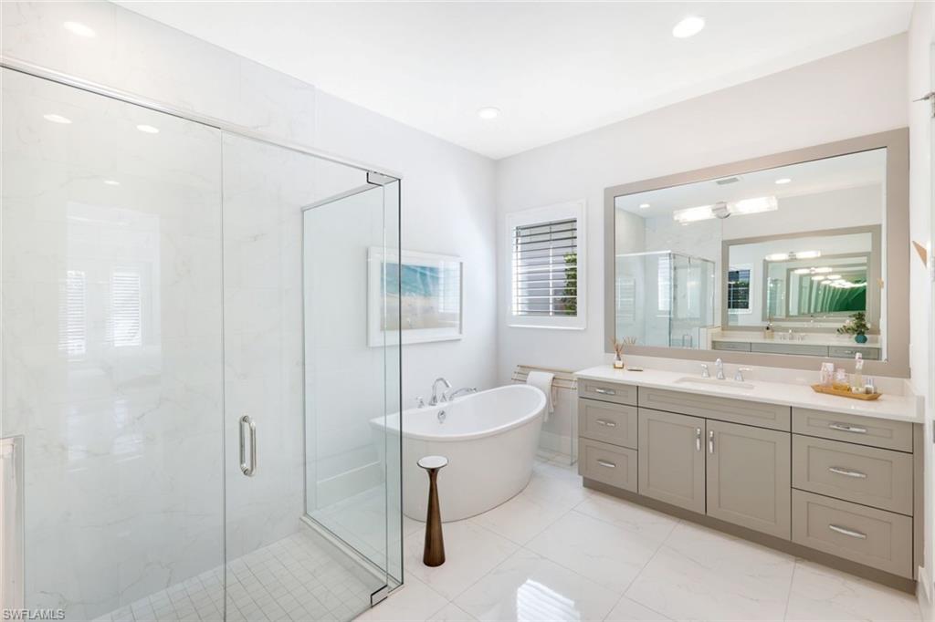3176 Capistrano LN