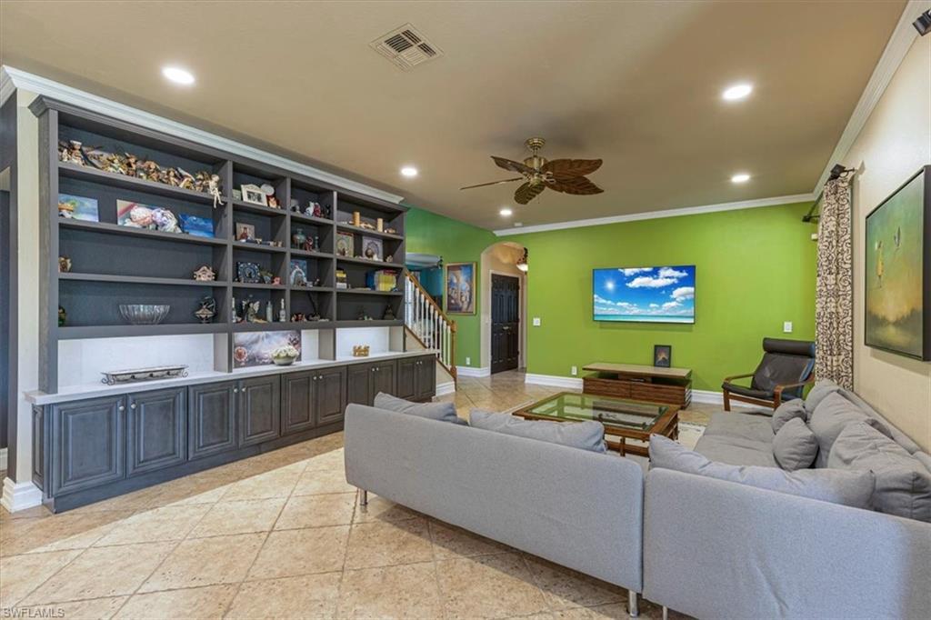 120 Burnt Pine DR