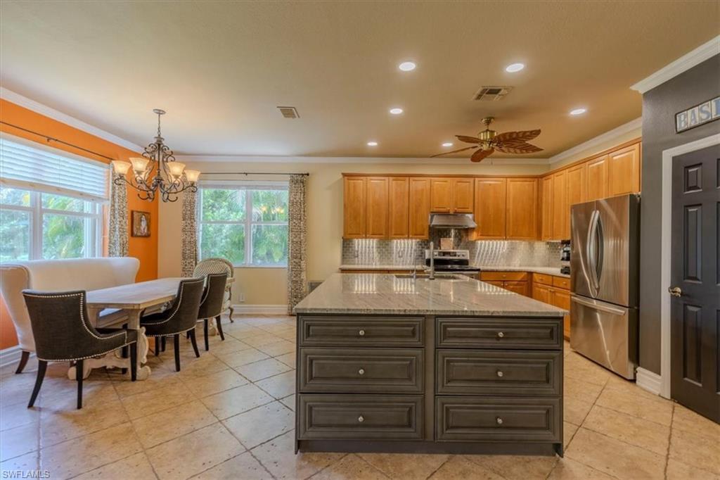 120 Burnt Pine DR