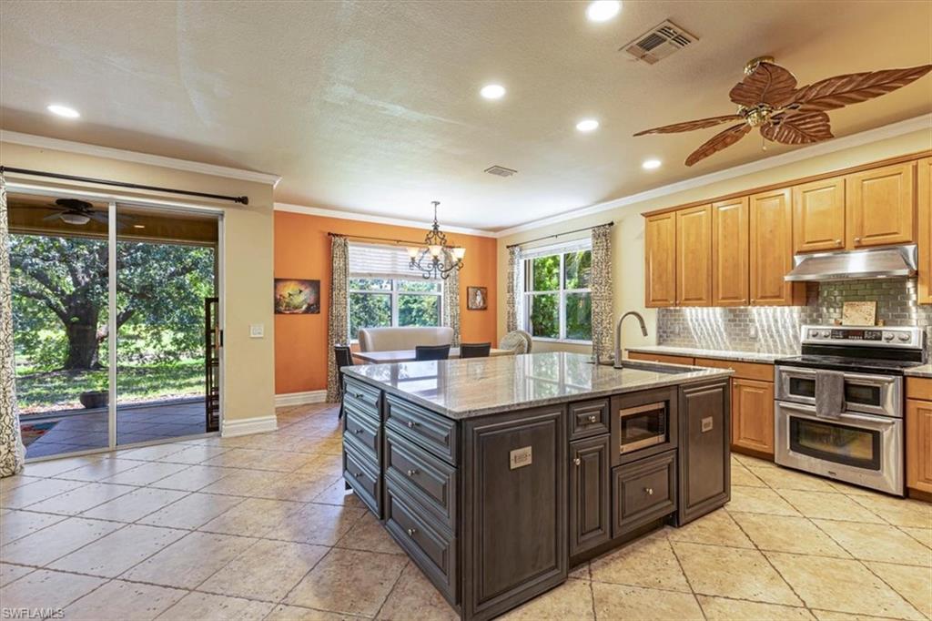 120 Burnt Pine DR