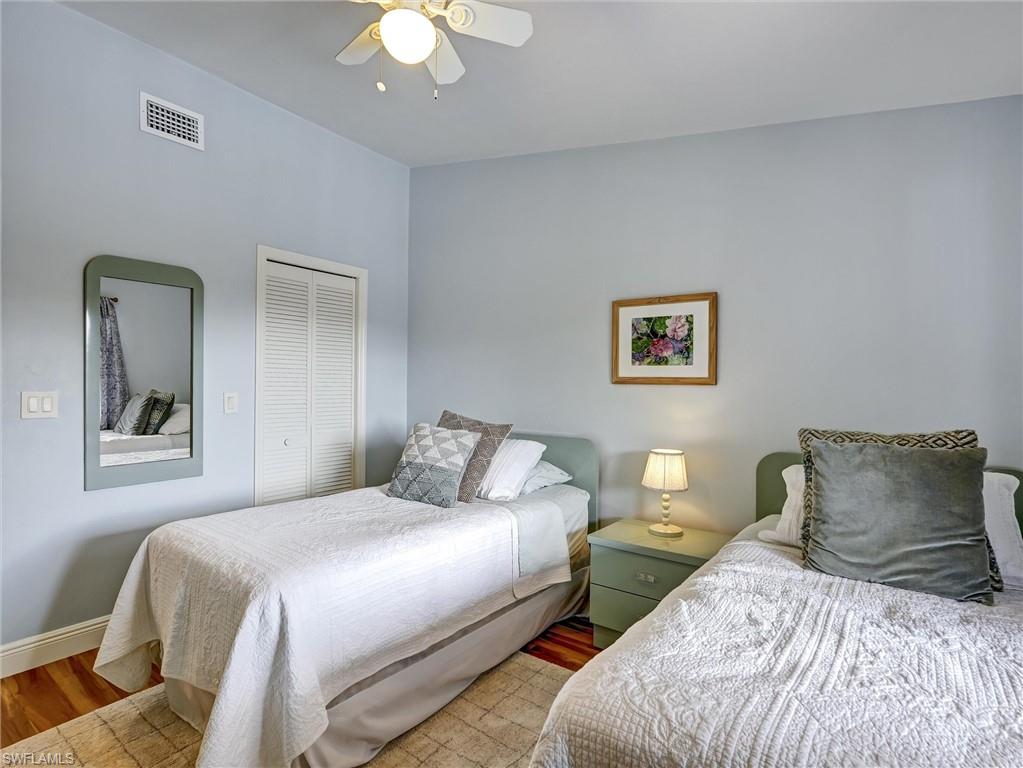 7300 Saint Ives WAY 5301