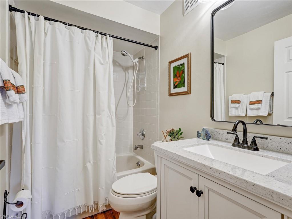 7300 Saint Ives WAY 5301