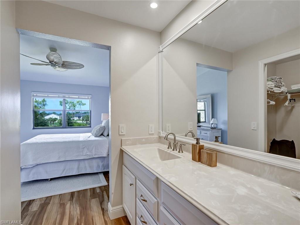 7300 Saint Ives WAY 5301