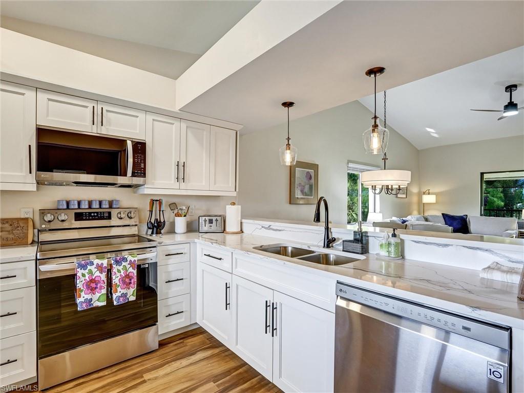 7300 Saint Ives WAY 5301
