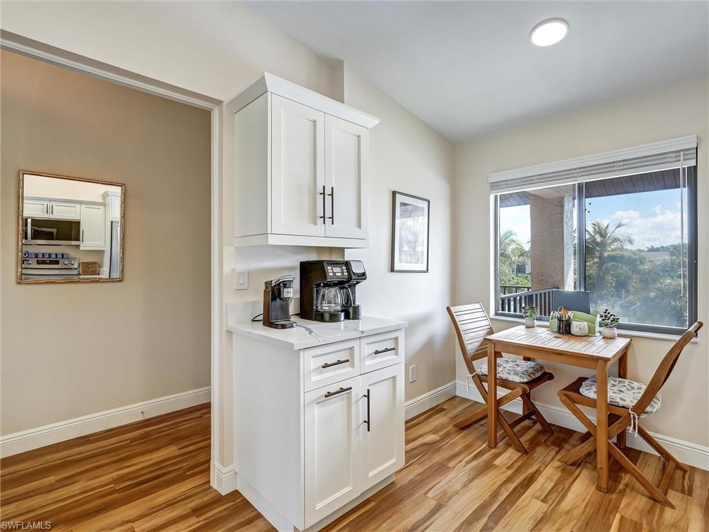 7300 Saint Ives WAY 5301