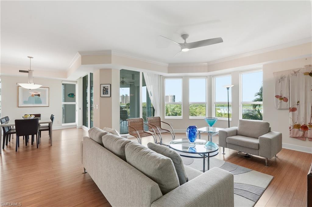 285 Grande WAY 401