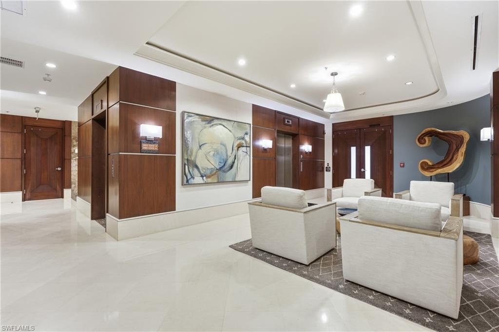 285 Grande WAY 401