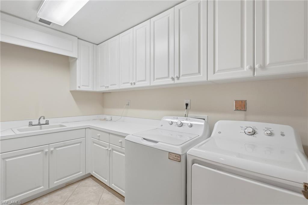 285 Grande WAY 401