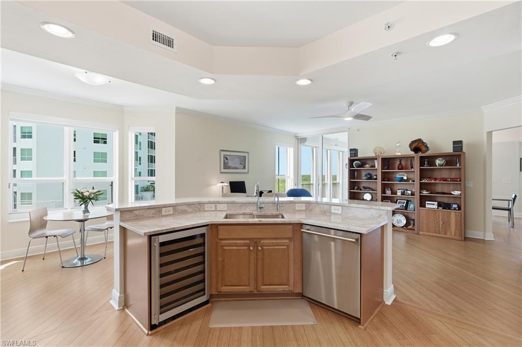 285 Grande WAY 401
