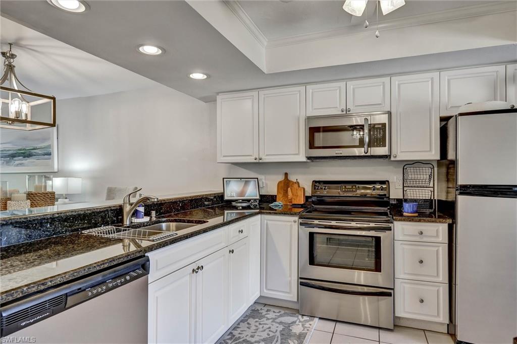 7340 Saint Ives WAY 3102