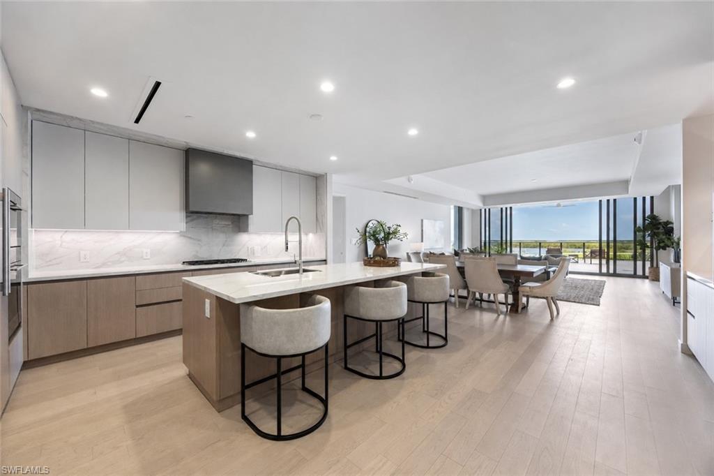 5100 Seagrass BLVD 202