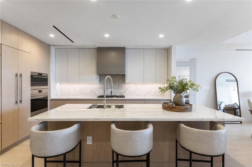 5100 Seagrass BLVD 202