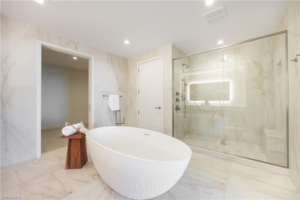 5100 Seagrass BLVD 202