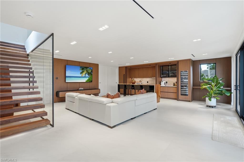 910 Beaver CT