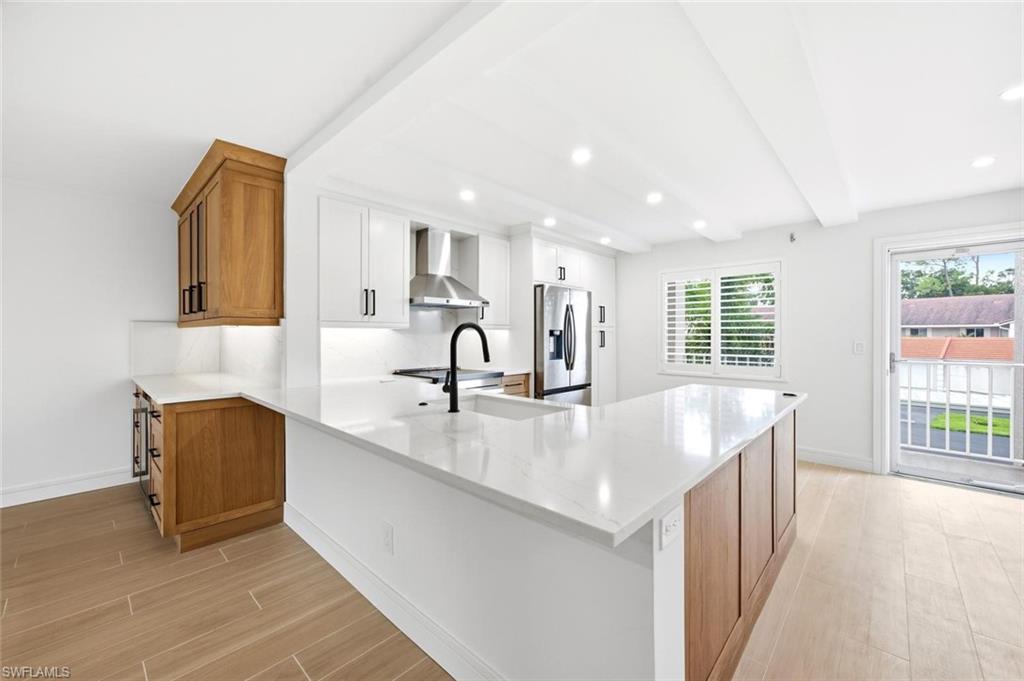 6985 Dennis CIR 204