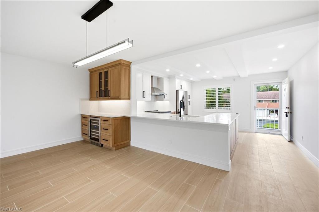 6985 Dennis CIR 204
