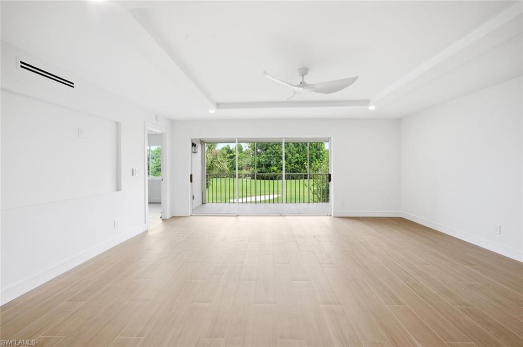 6985 Dennis CIR 204