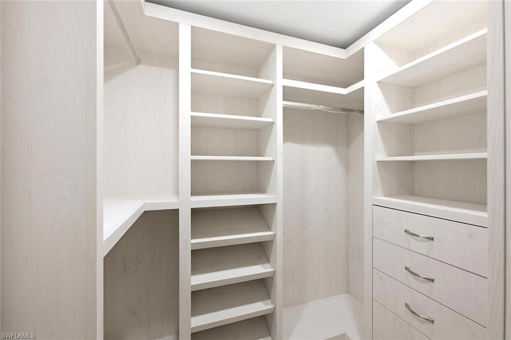 6985 Dennis CIR 204