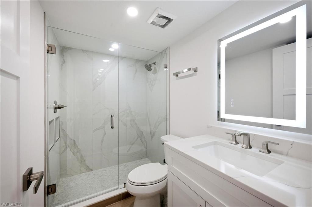 6985 Dennis CIR 204