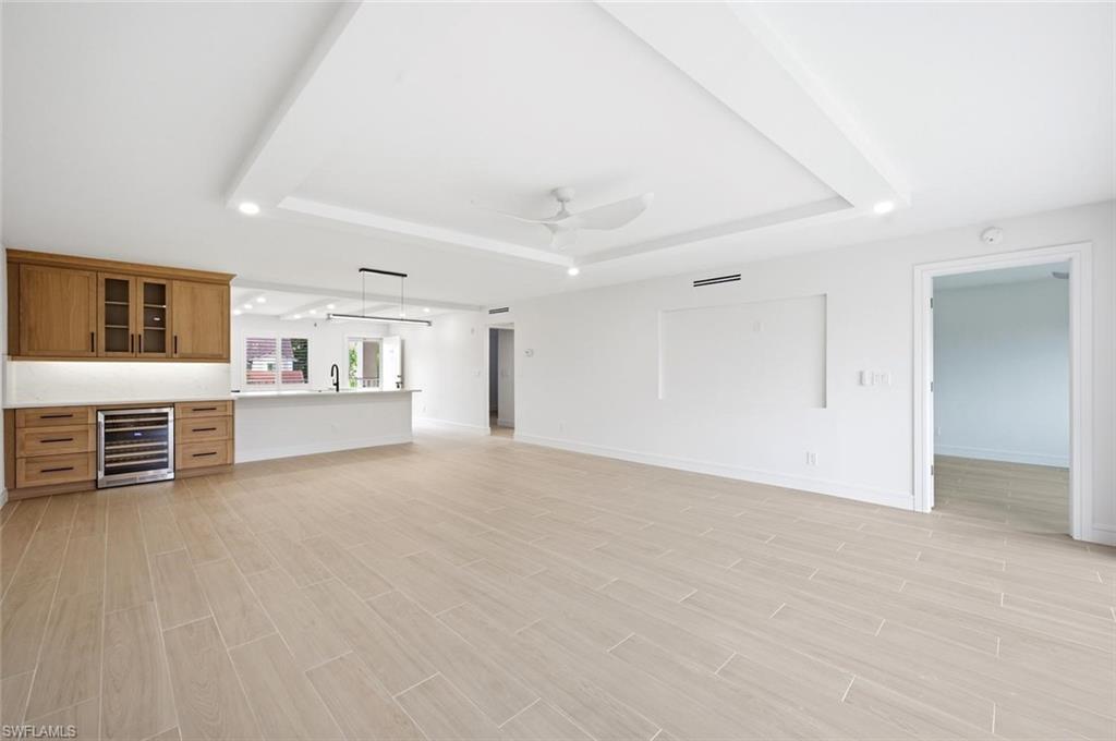 6985 Dennis CIR 204
