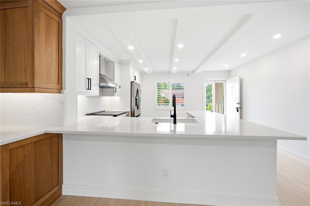6985 Dennis CIR 204