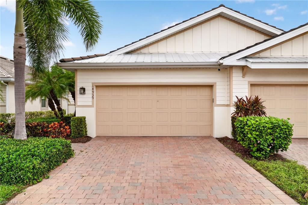 14939 Edgewater CIR