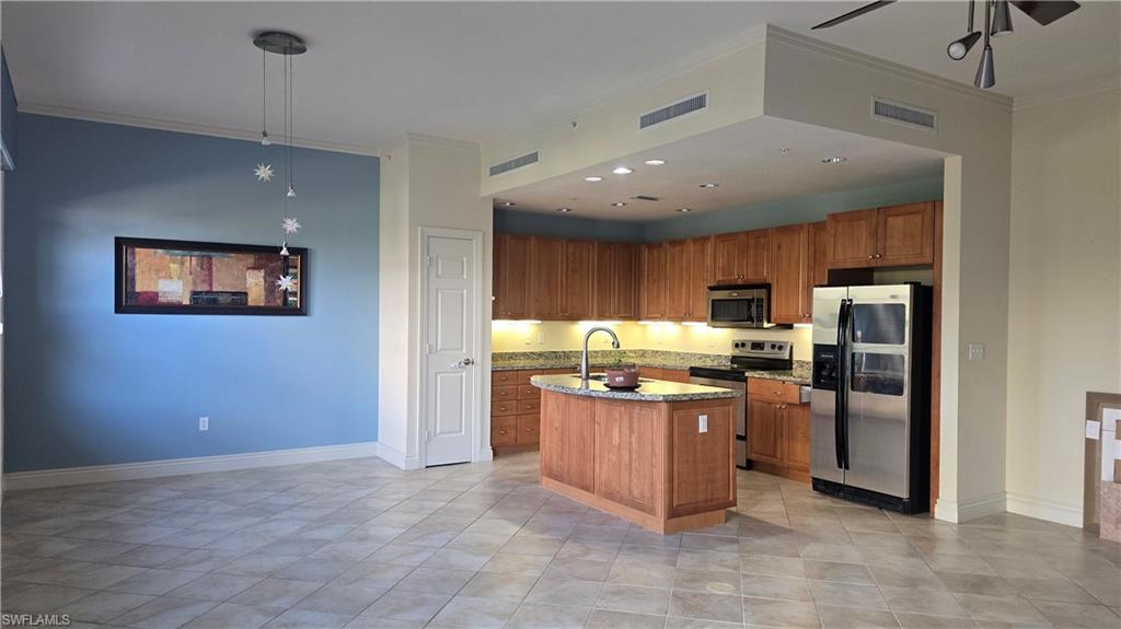 5076 Annunciation CIR 2203