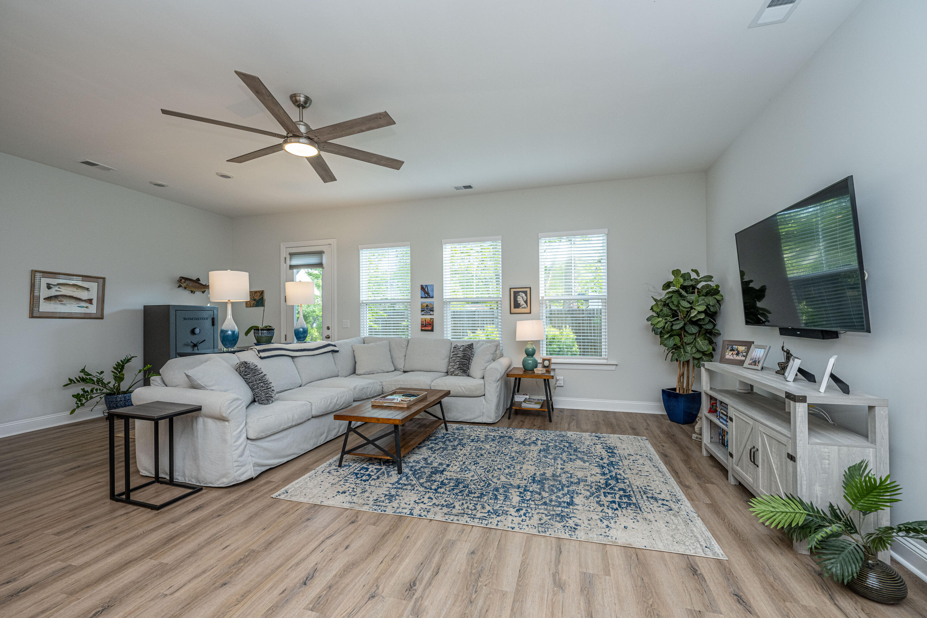 3048 Emma Lane