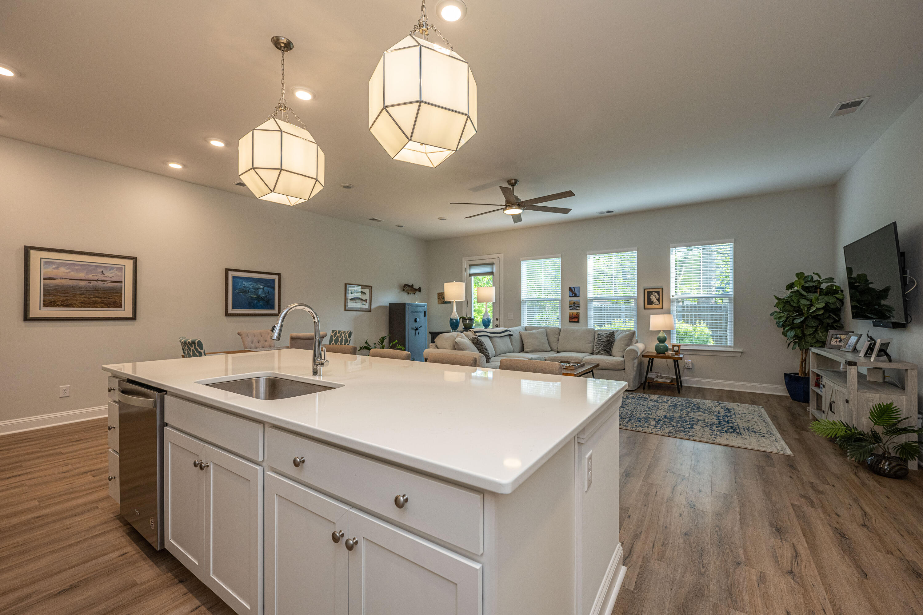 3048 Emma Lane