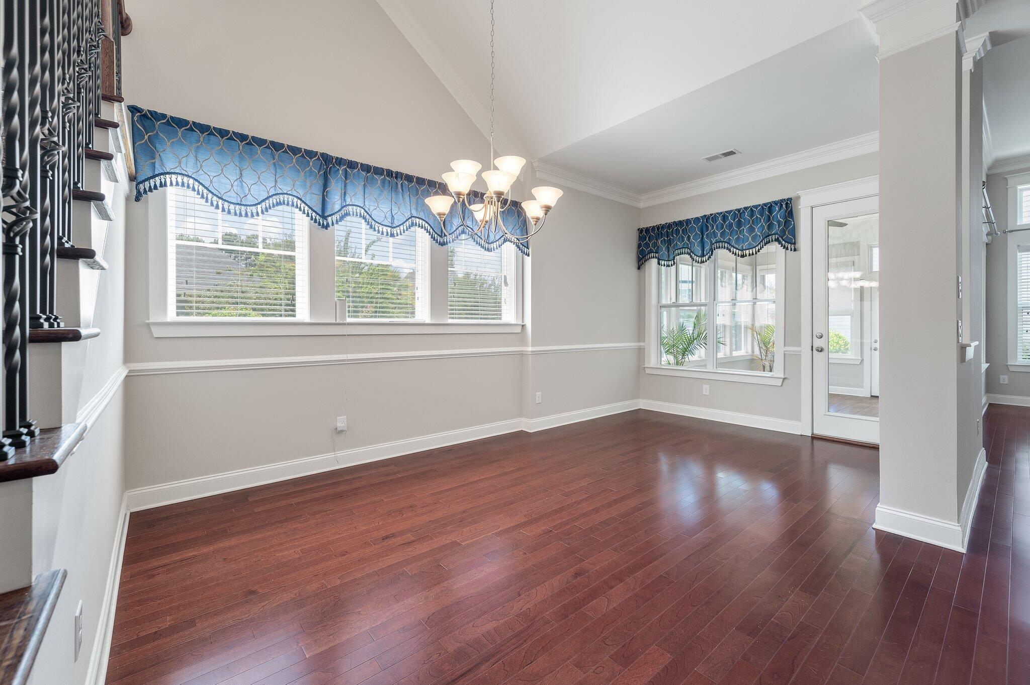 1530 New Chapel Court