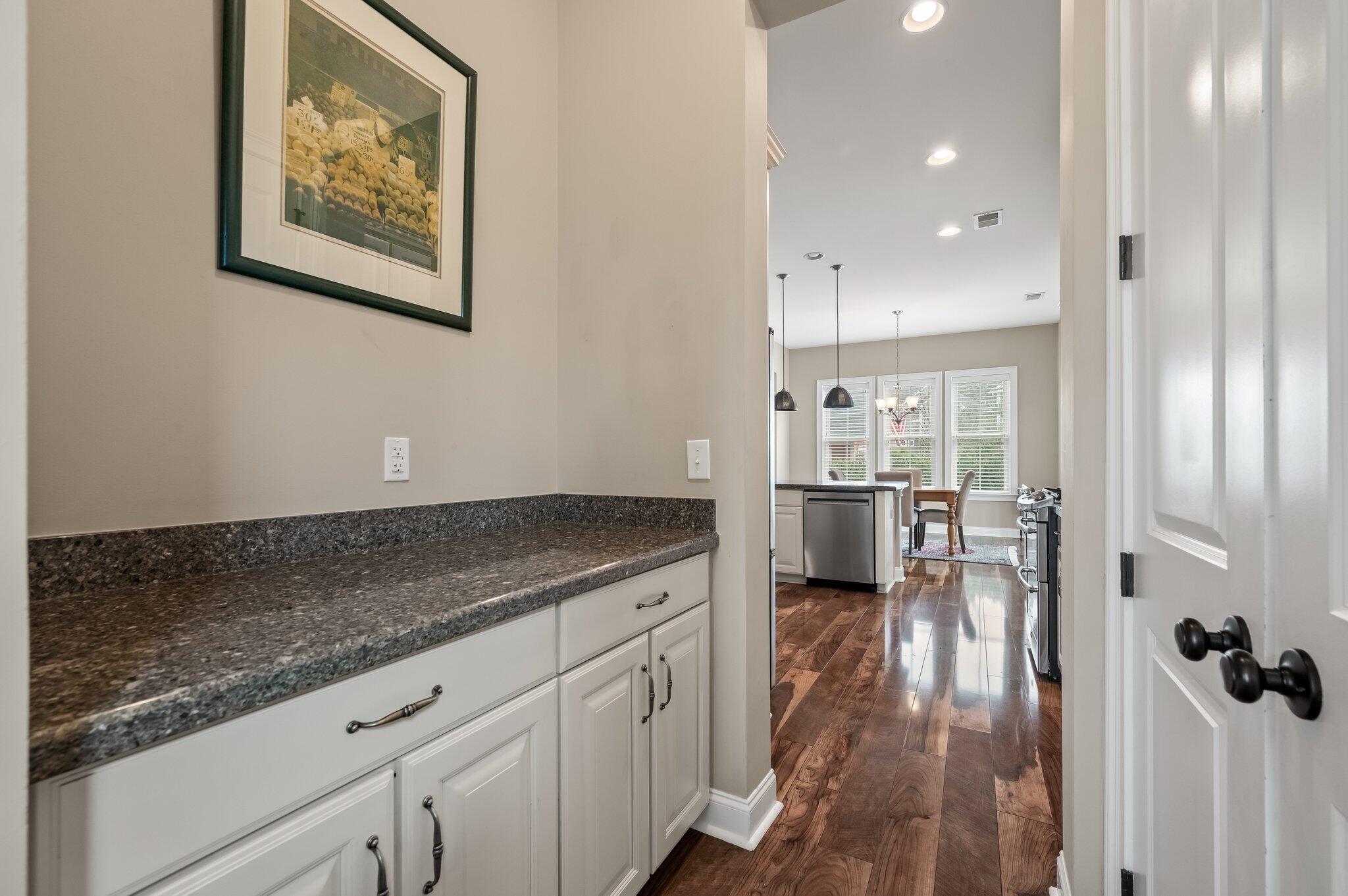 1466 Hollenberg Lane