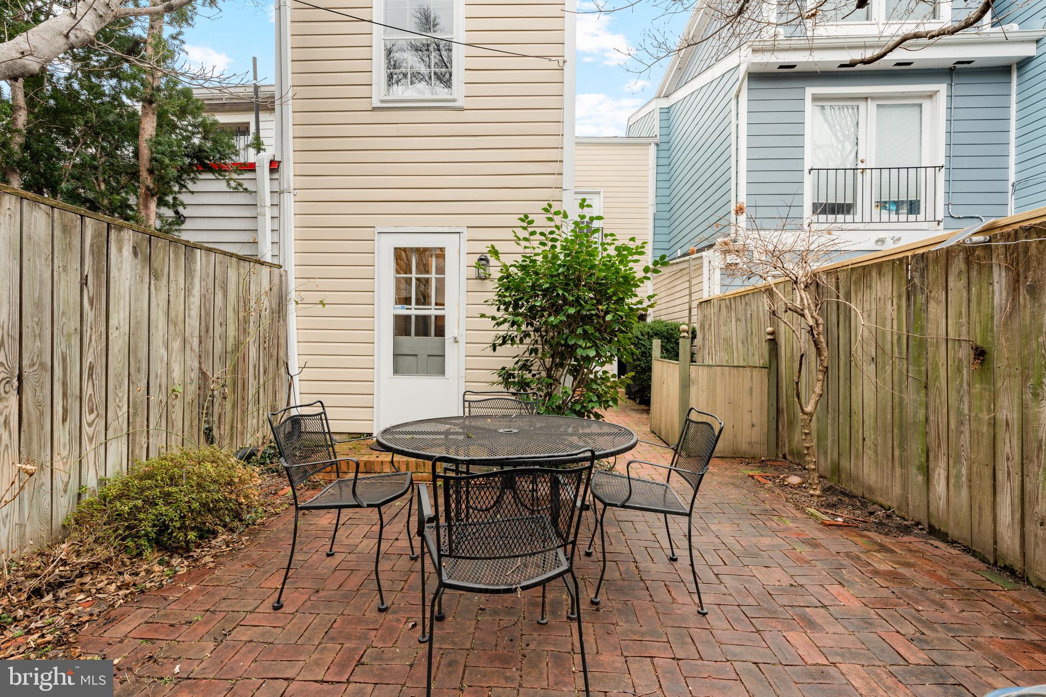 312 N ALFRED STREET