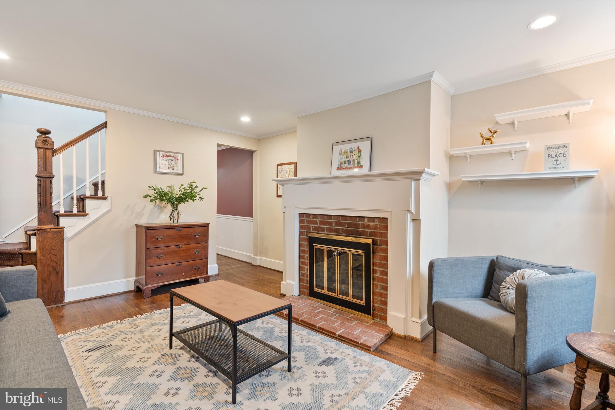 312 N ALFRED STREET