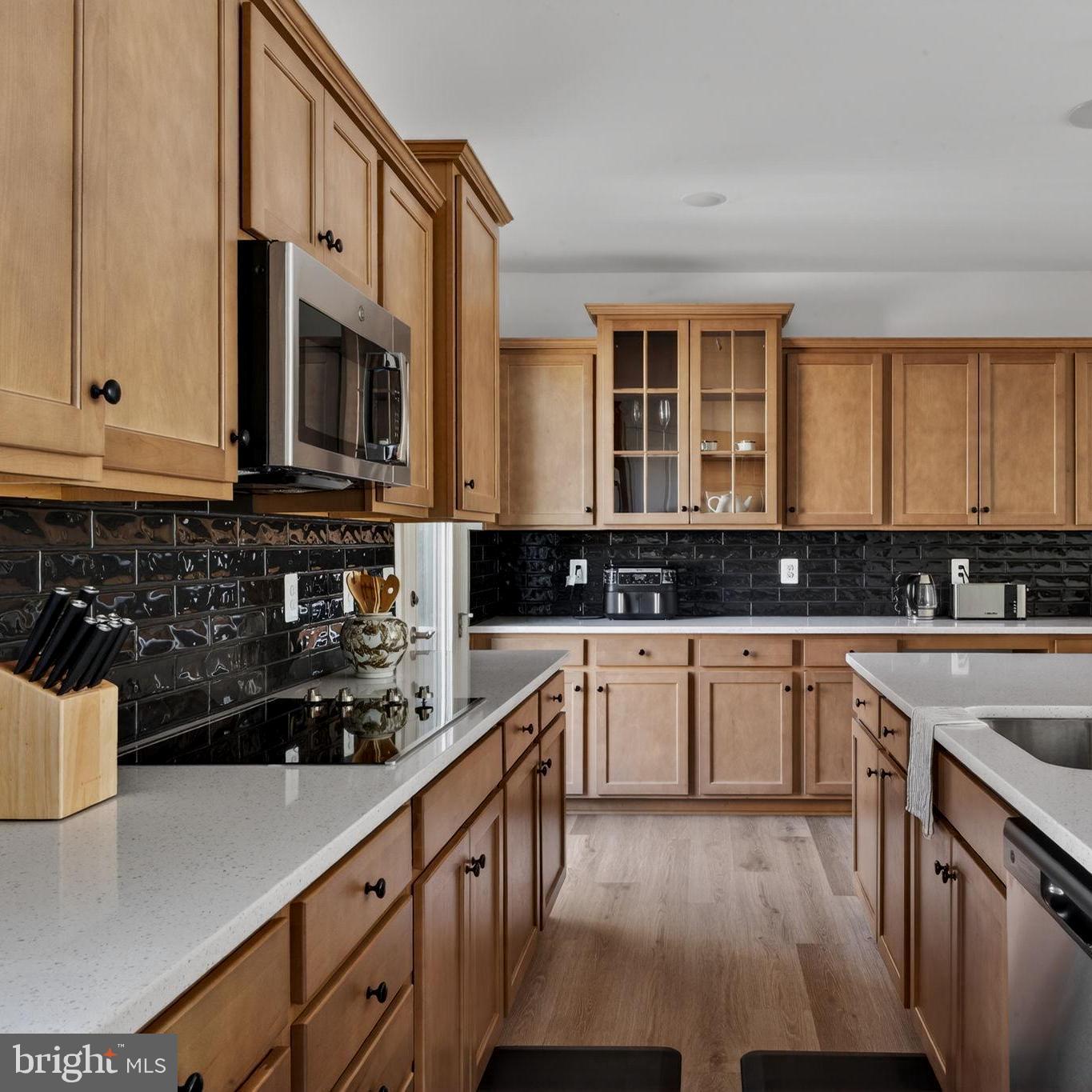 4991 LONGMIRE WAY